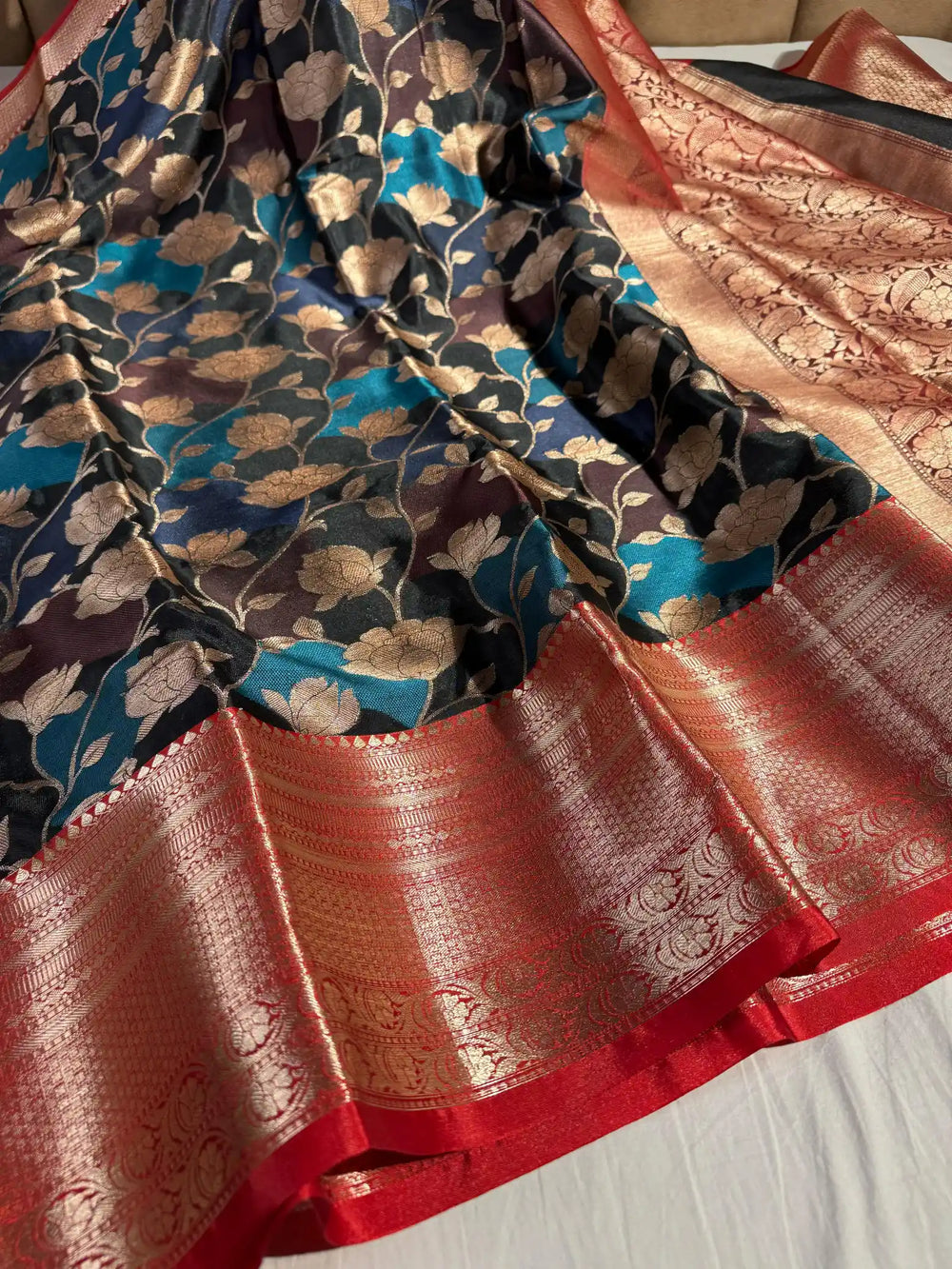 Premium Katan Silk Saree in Rangkat Pattern with Contrast Rich Pallu and Blouse
