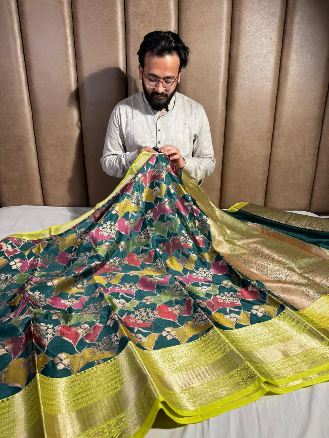Premium Rangkat Soft Silk Saree with Unique Colour combination and rich pallu