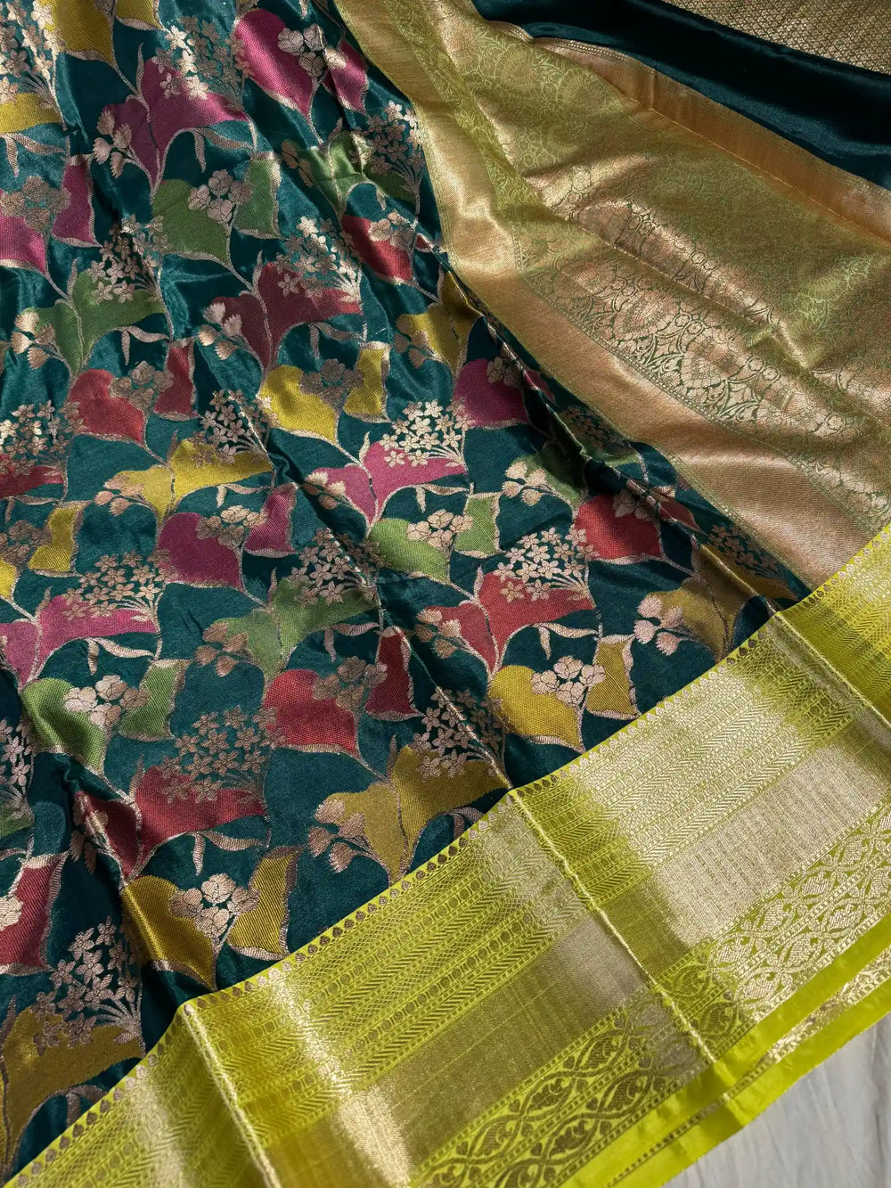 Premium Rangkat Soft Silk Saree with Unique Colour combination and rich pallu
