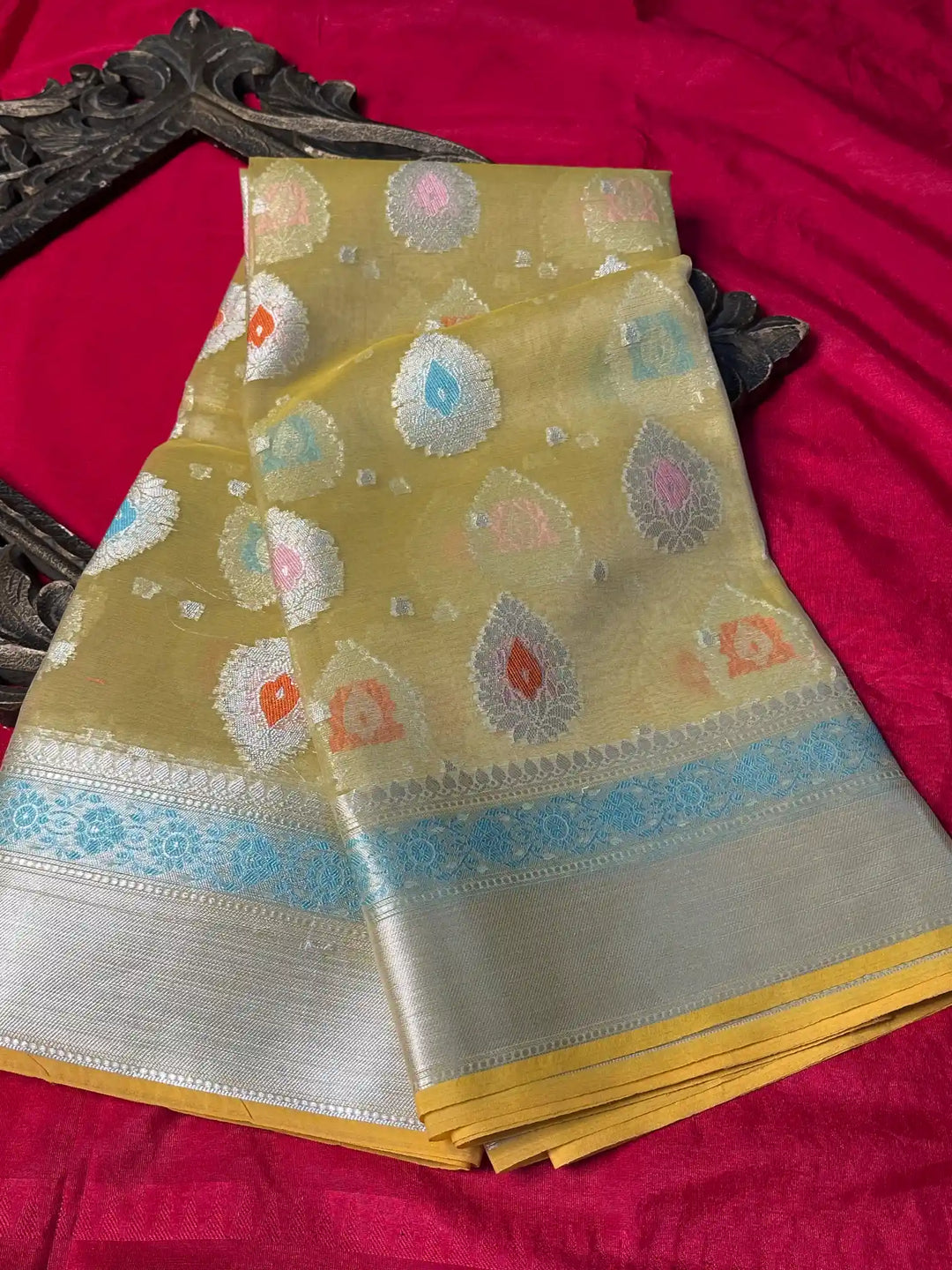 Premium Softsilk Traditional Weave Banarasi Saree