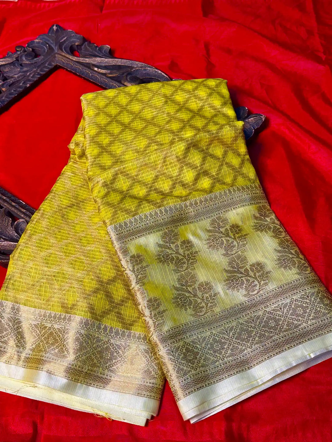 Premium Softsilk Traditional Weave Banarasi Saree