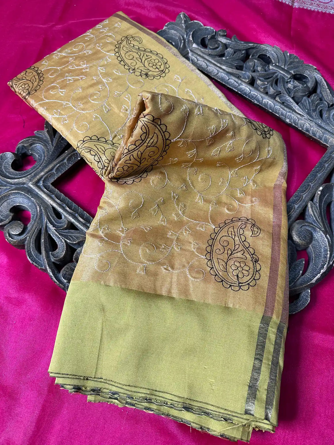 Premium Softsilk Traditional Weave Banarasi Saree