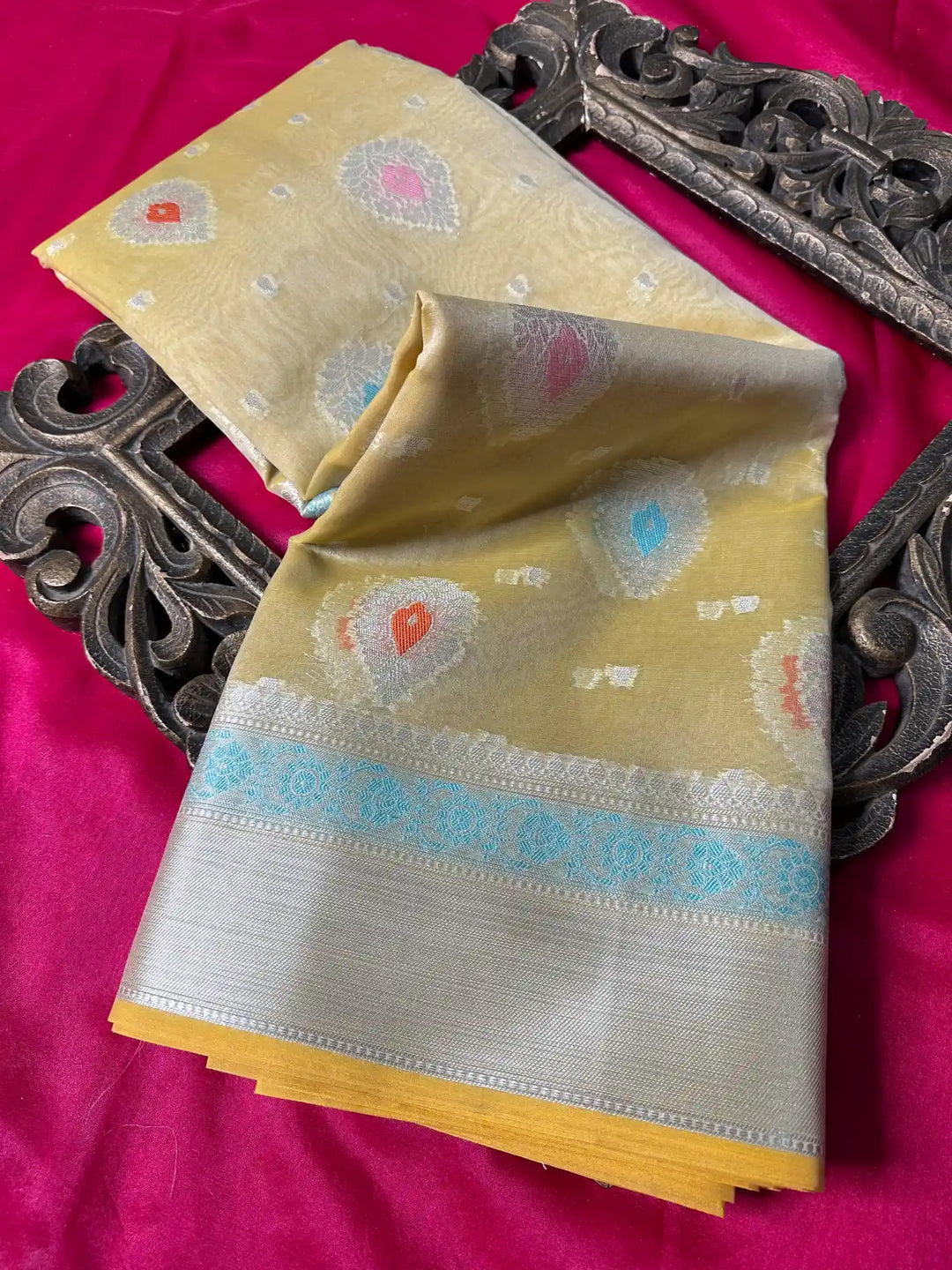 Premium Softsilk Traditional Weave Banarasi Saree
