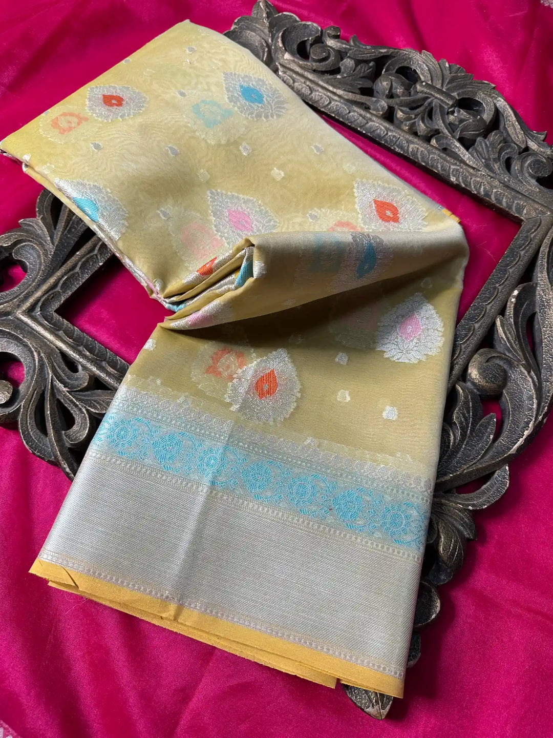 Premium Softsilk Traditional Weave Banarasi Saree