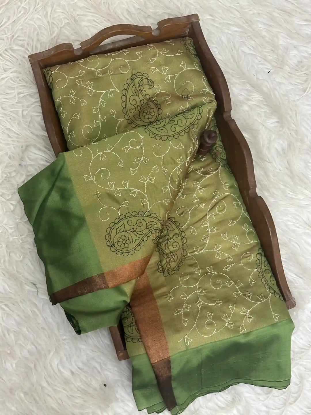 Pretty Softsilk Beautiful Banarasi Saree