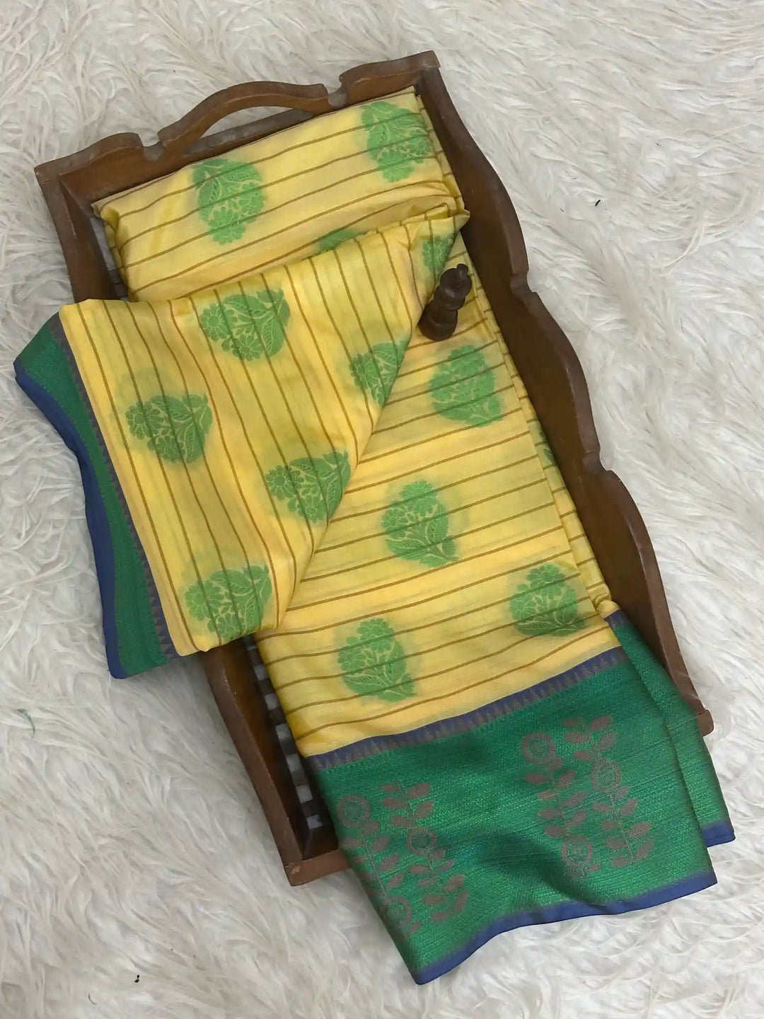 Pretty Softsilk Beautiful Banarasi Saree