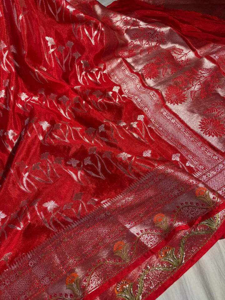 Red Chiniya Silk Saree with Rich Pallu and Blouse