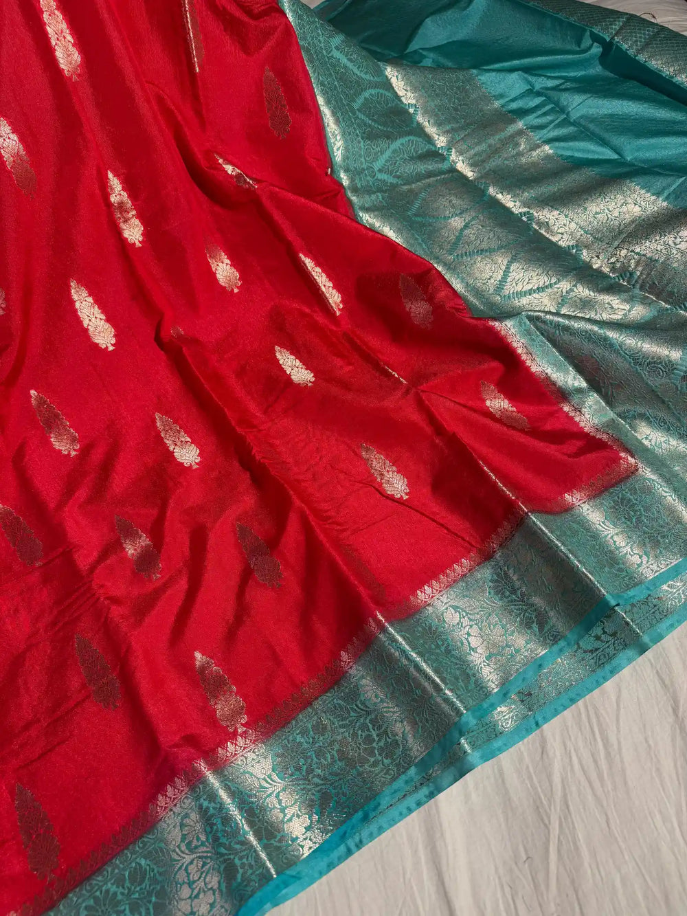 Red banarasi chiniya silk saree with rich pallu and blouse