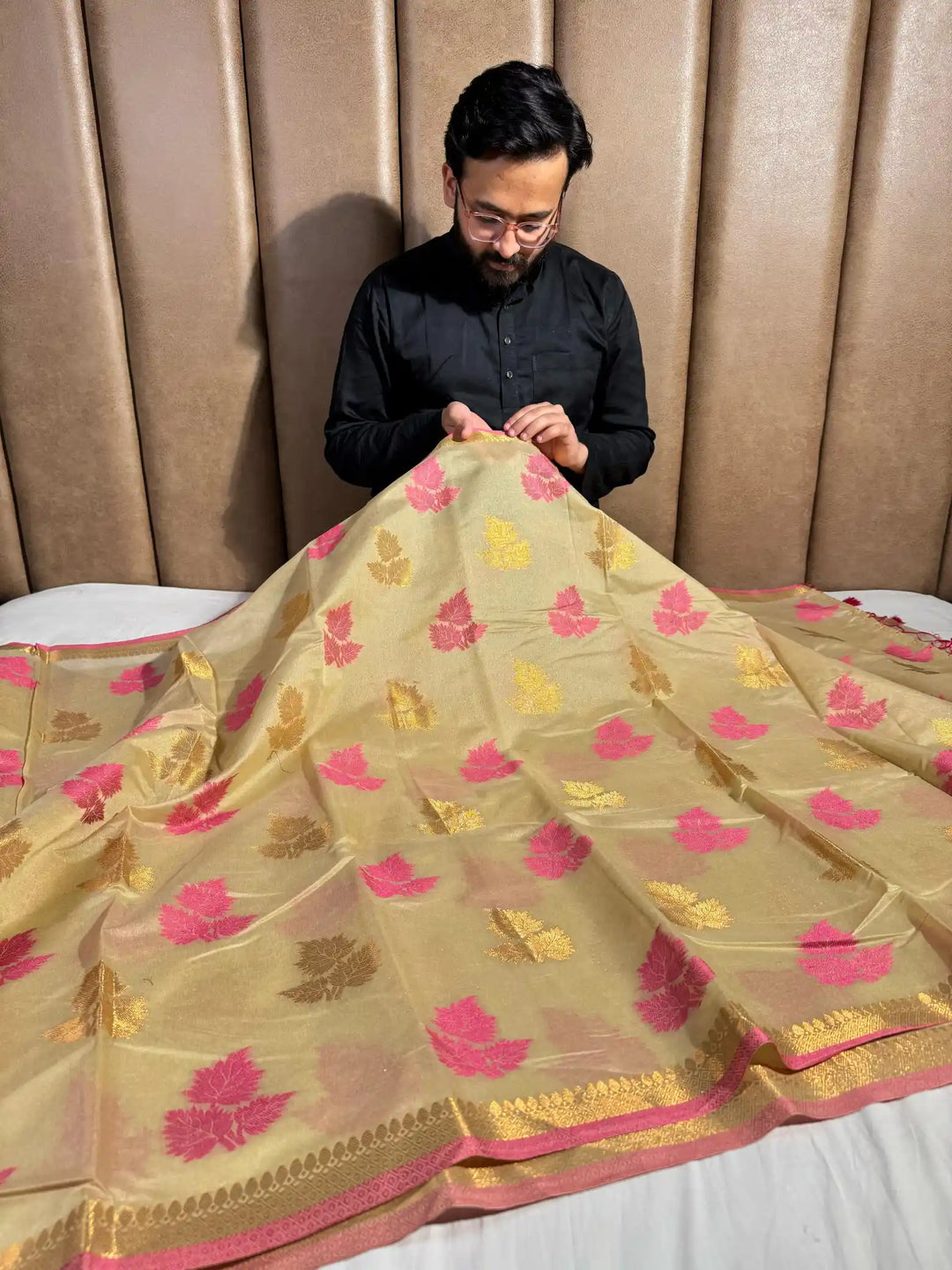 Soft Silk Lightweight Saree with Tassels & Contrast Leaf Design