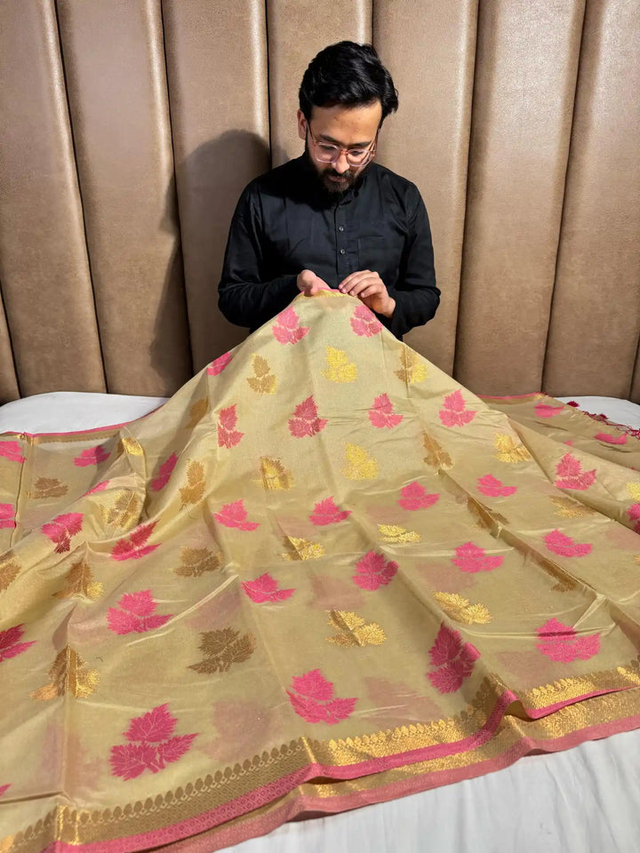 Soft Silk Lightweight Saree with Tassels & Contrast Leaf Design