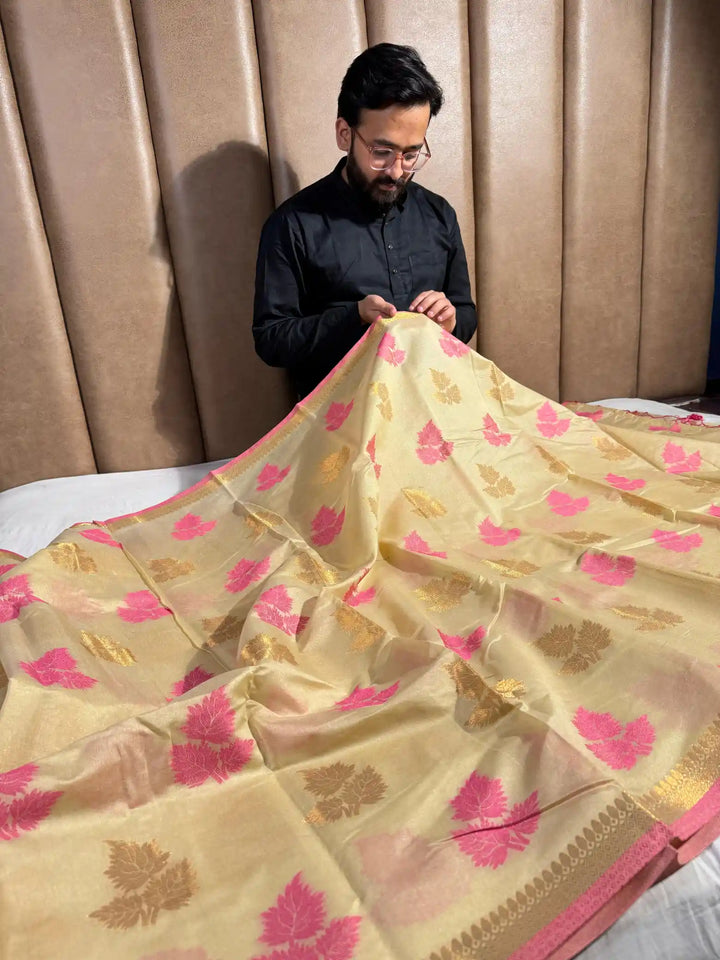 Soft Silk Lightweight Saree with Tassels & Contrast Leaf Design