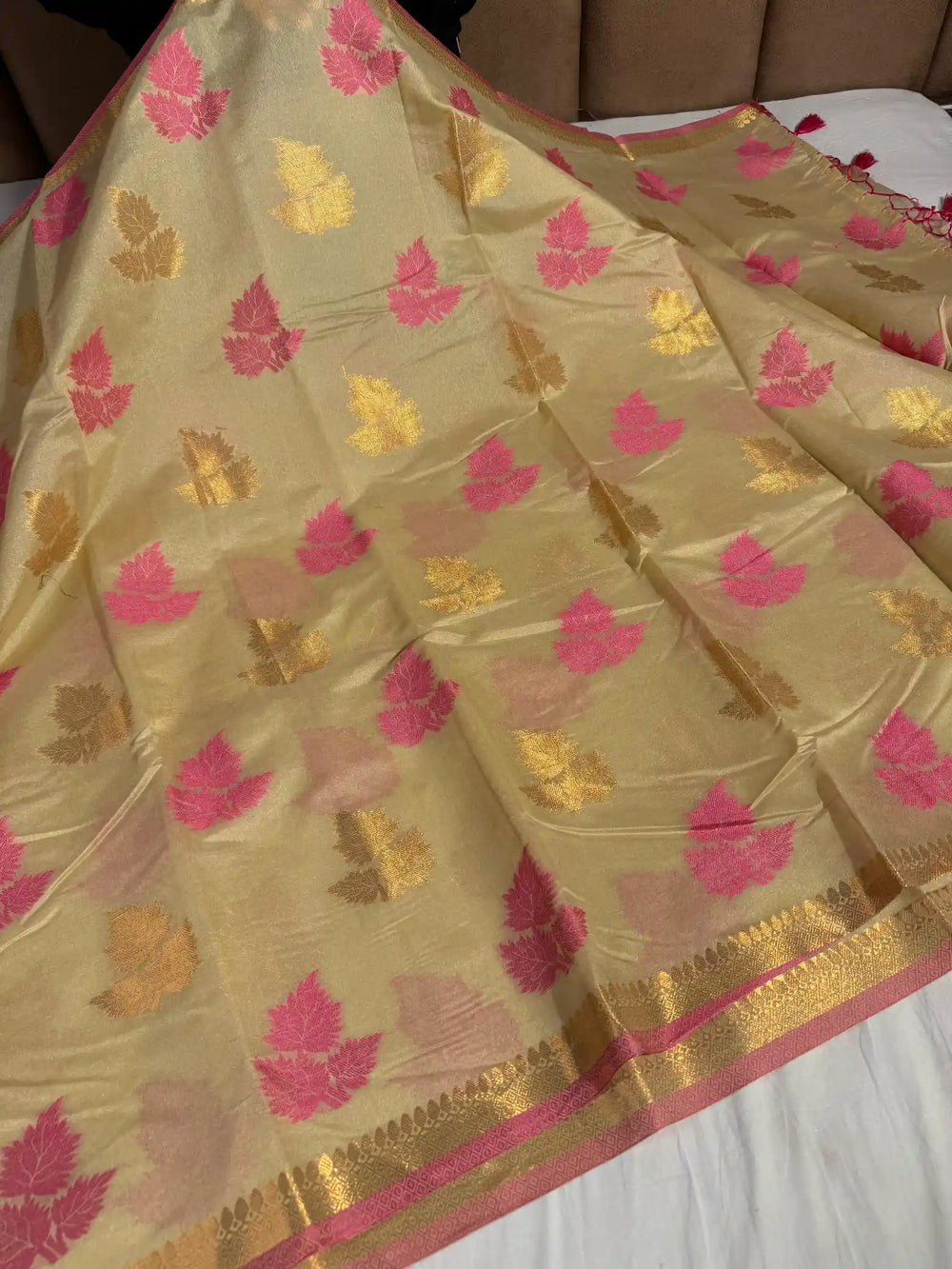 Soft Silk Lightweight Saree with Tassels & Contrast Leaf Design