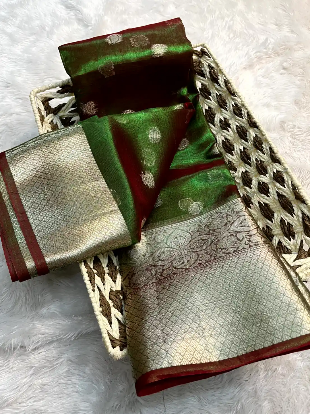 Soft Tissue Traditional Jacquard Banarasi Saree