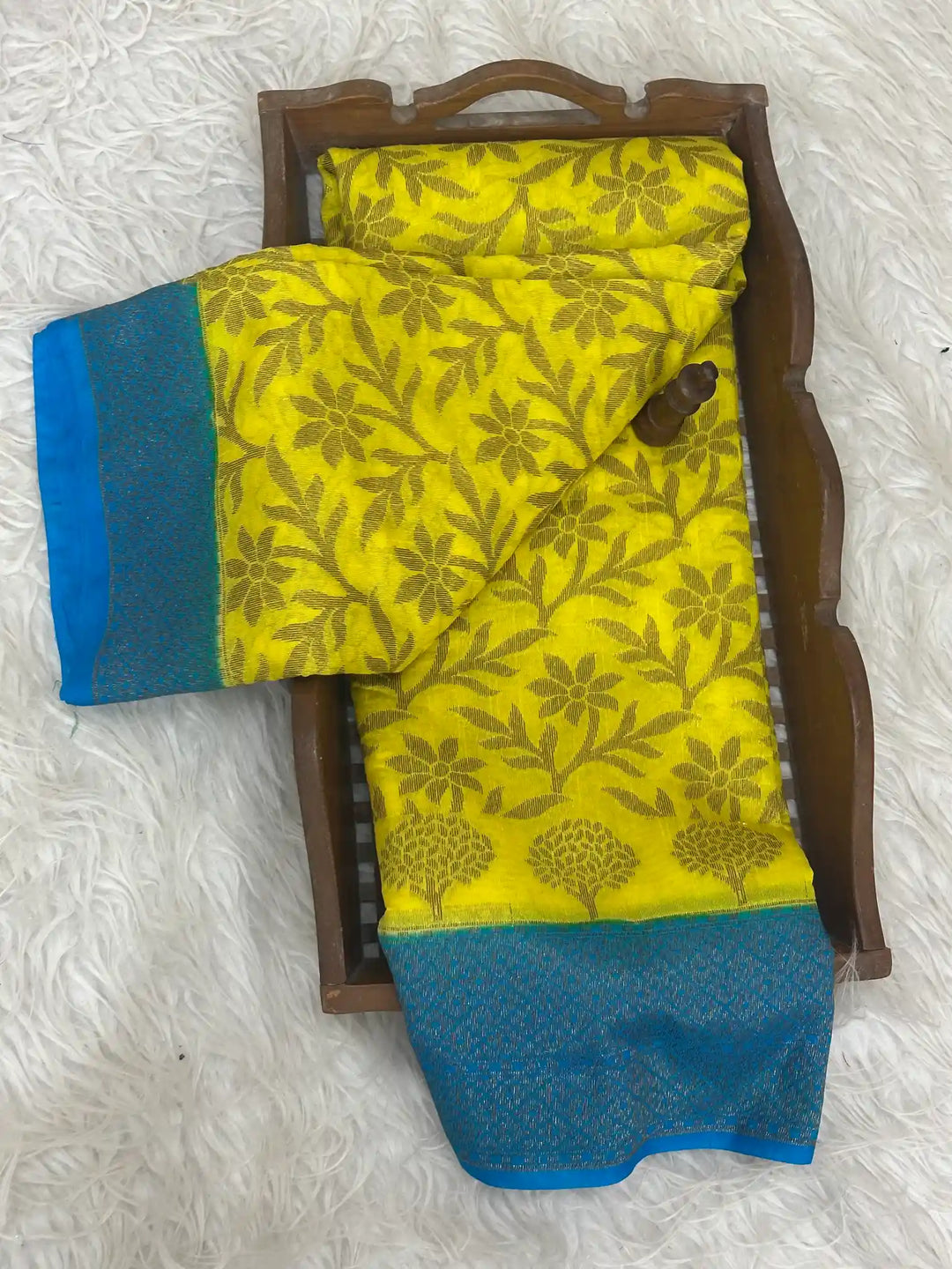 Pretty Softsilk Beautiful Banarasi Saree