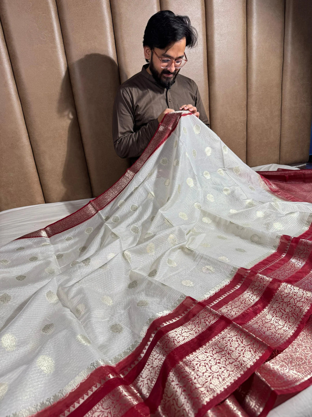 summer friendly cream with contrast rich border and pallu