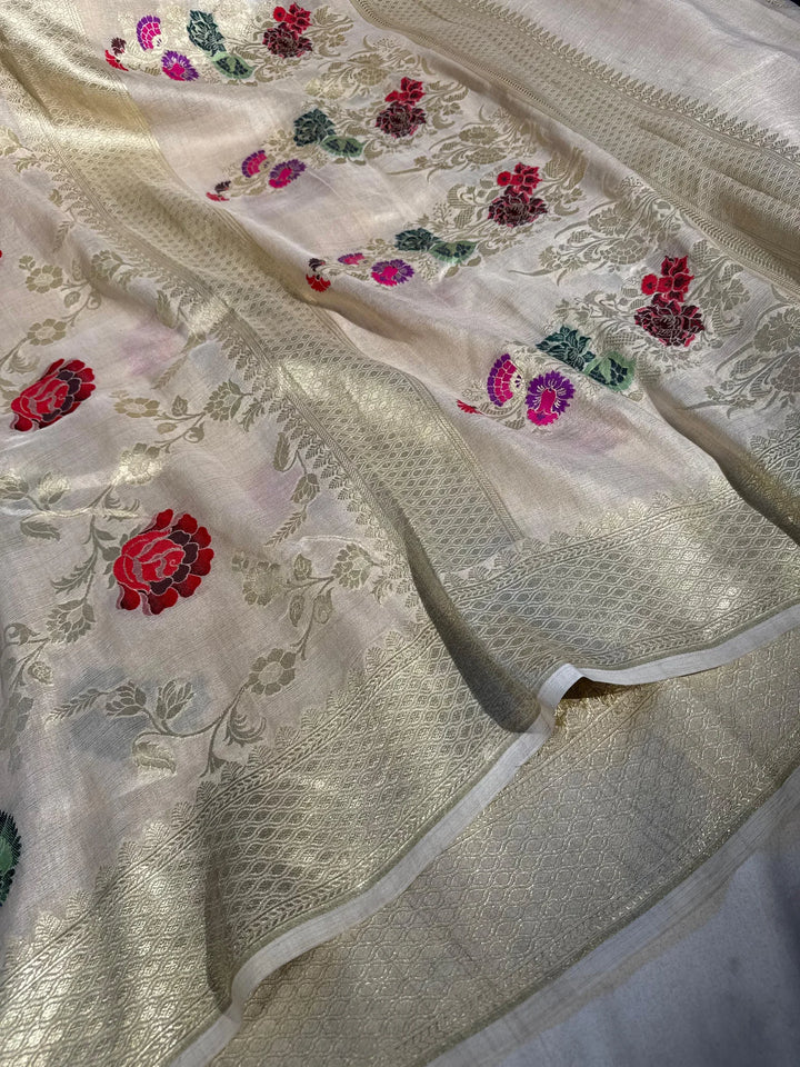 100% Pure Munga Silk with intricate meenakari work beautifully crafted rich pallu saree