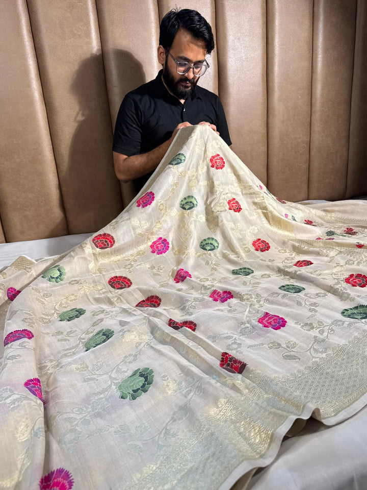 100% Pure Munga Silk with intricate meenakari work beautifully crafted rich pallu saree