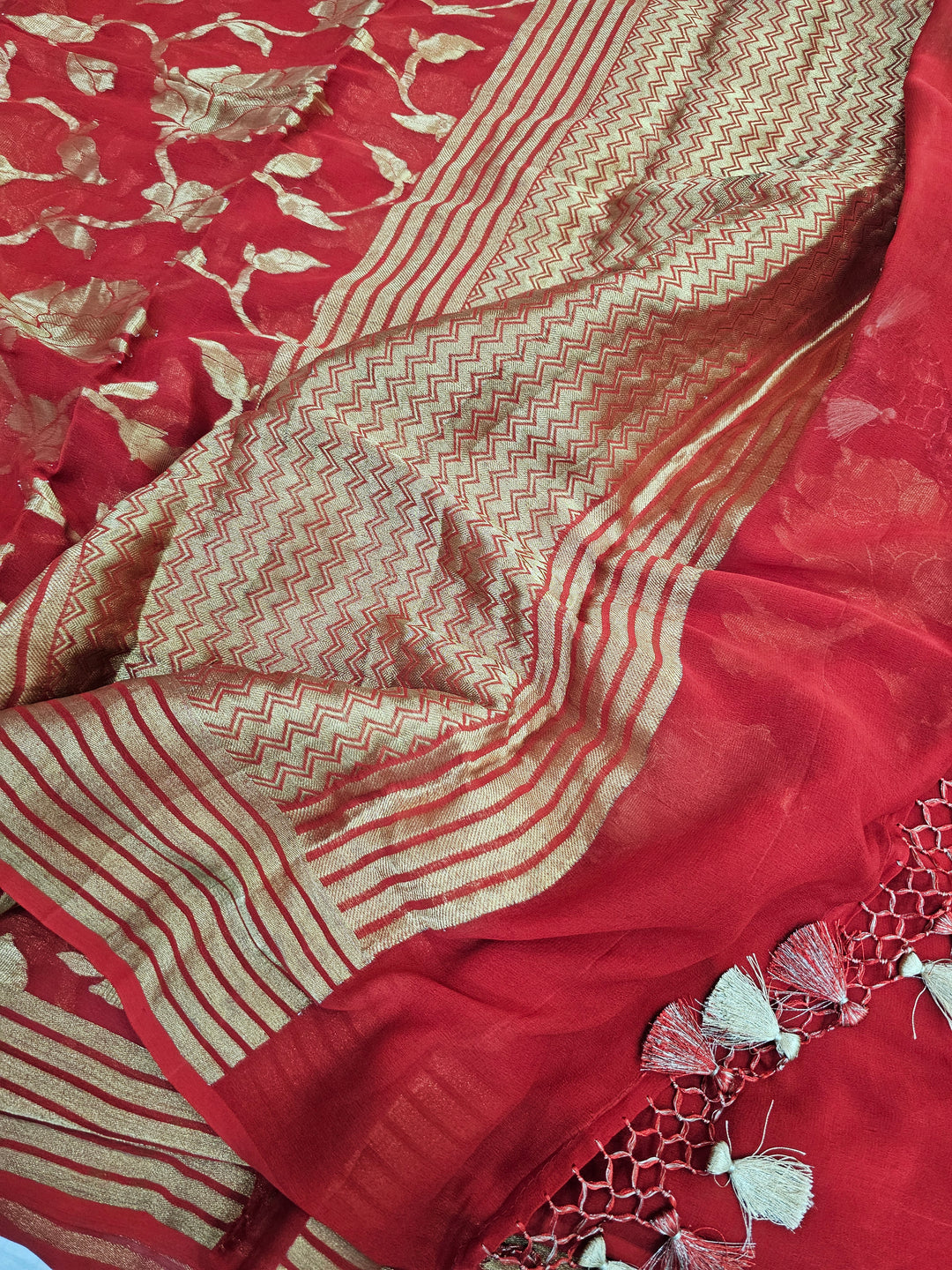 Half Price Sale Pure Shiffon Silk Saree with rich  and Exclusive pallu