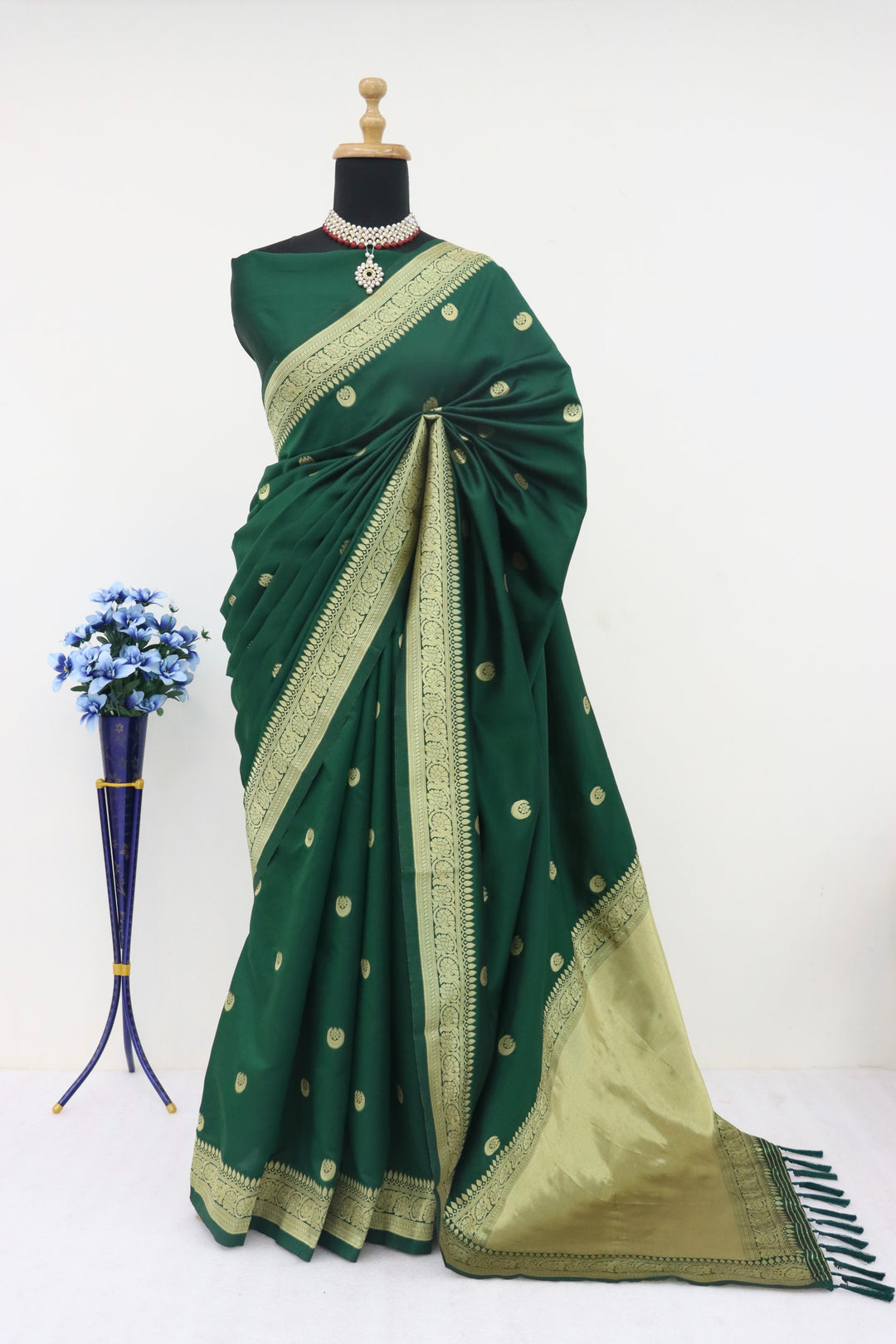 Sonakshi Sinha Inspired 18th Century Chaand Buta Banarasi Silk Saree