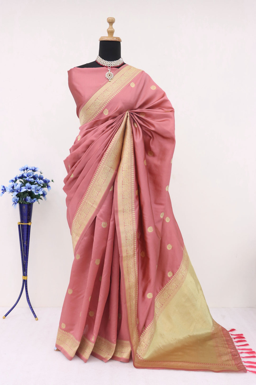 Sonakshi Sinha Inspired 18th Century Chaand Buta Banarasi Silk Saree