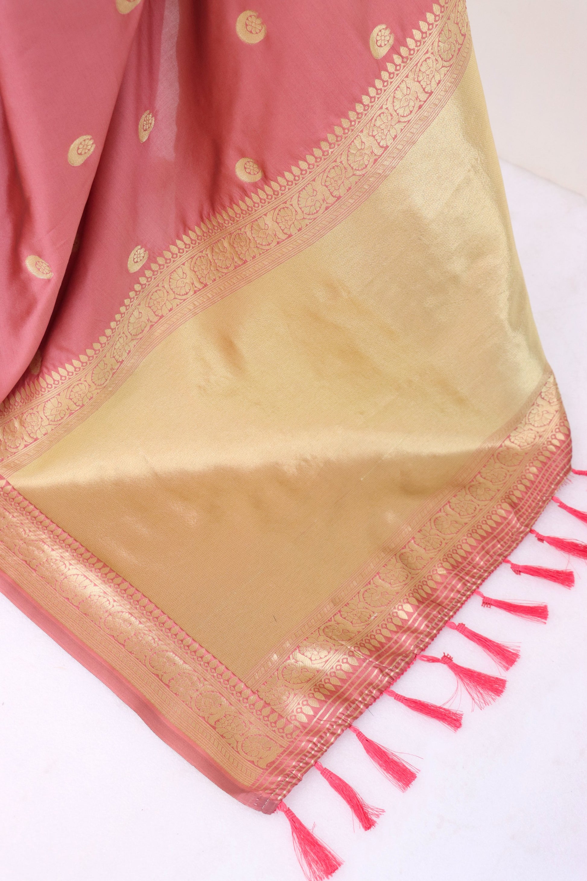 Sonakshi Sinha Inspired 18th Century Chaand Buta Banarasi Silk Saree