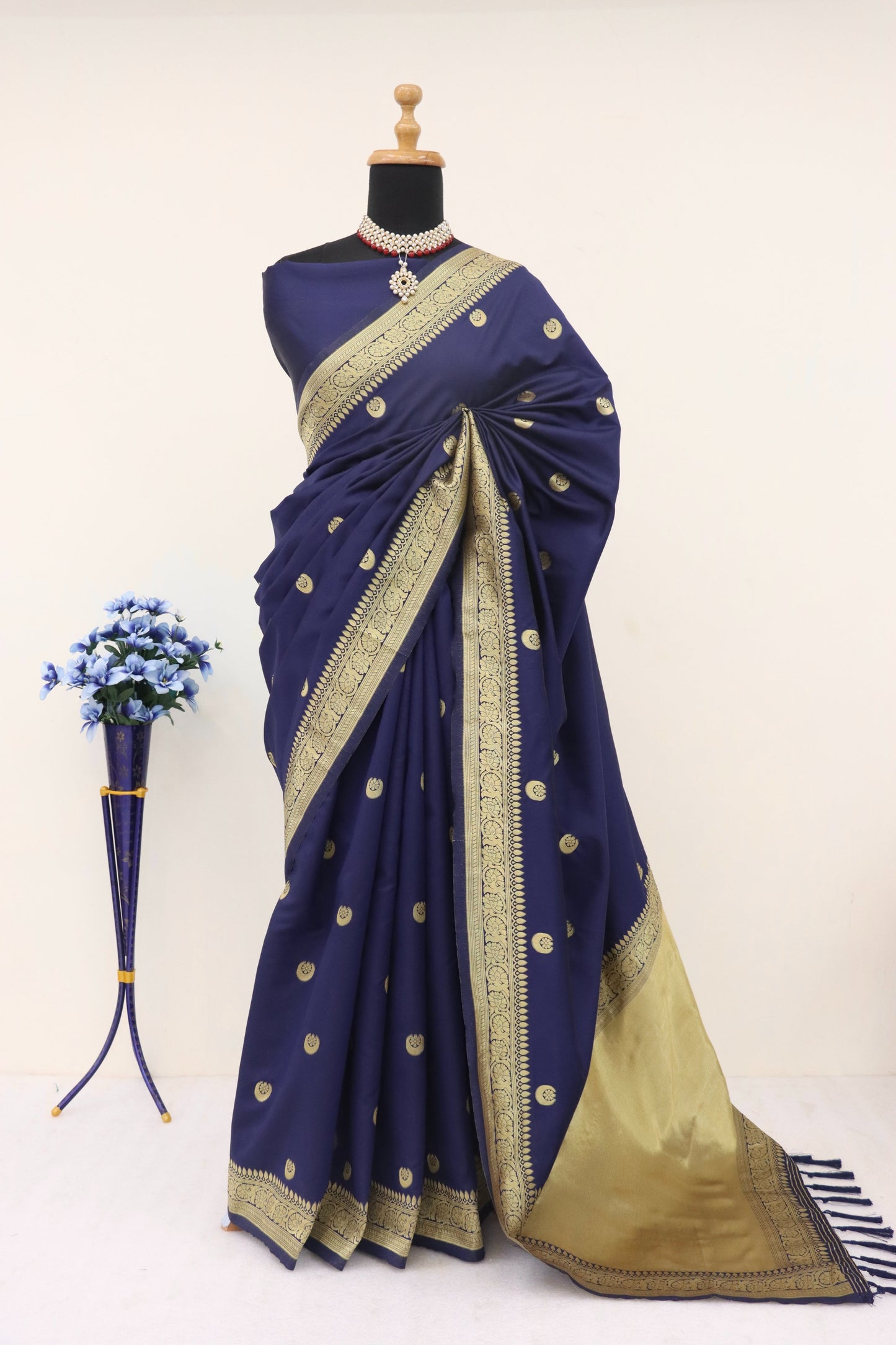 Sonakshi Sinha Inspired 18th Century Chaand Buta Banarasi Silk Saree