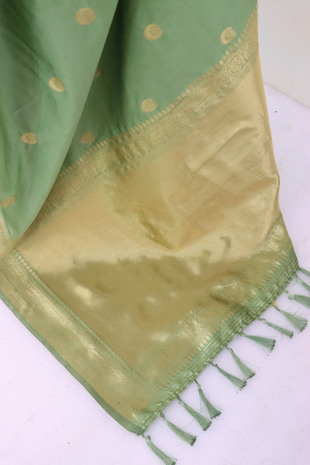 Sonakshi Sinha Inspired 18th Century Chaand Buta Banarasi Silk Saree