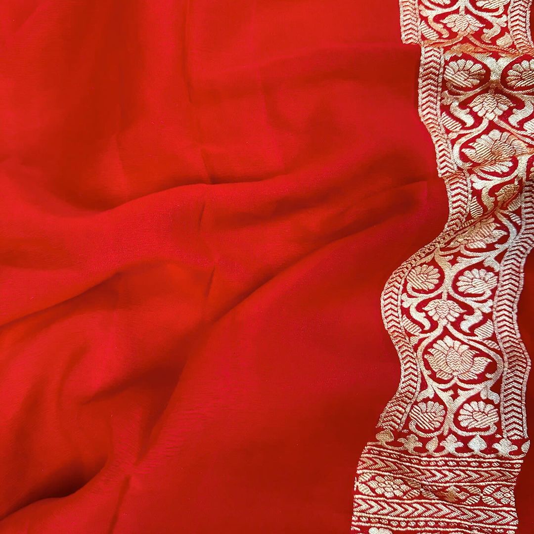 Red Exclusive Treasure Pure Chiffon Silk Banarasi Saree