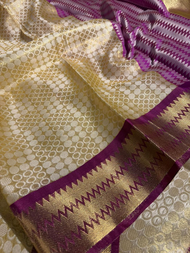 Bright Contrast Shade Softsilk Traditional Weave Banarasi Saree