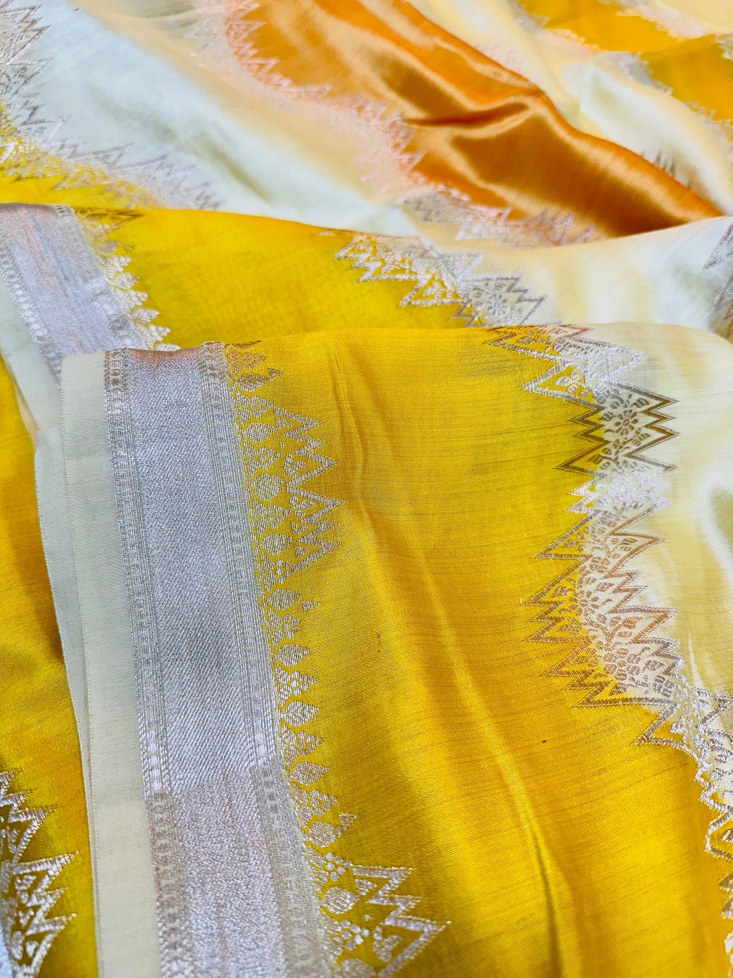 Light Cream Handbrush Pure Chiniya Silk Saree