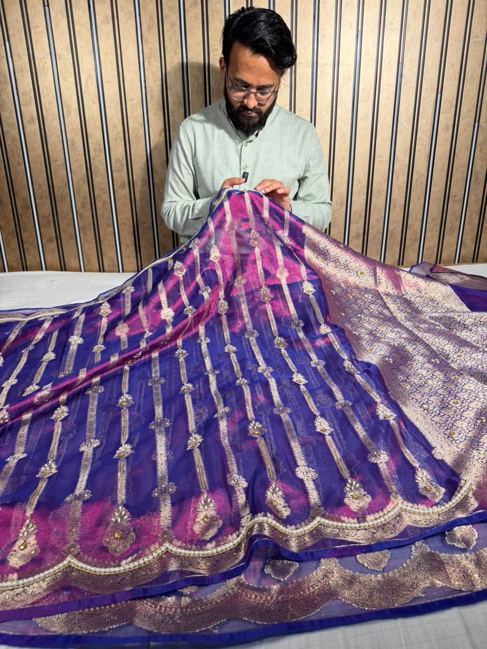 Baigani Scallop Tissue Silk Handwork Banarasi Saree