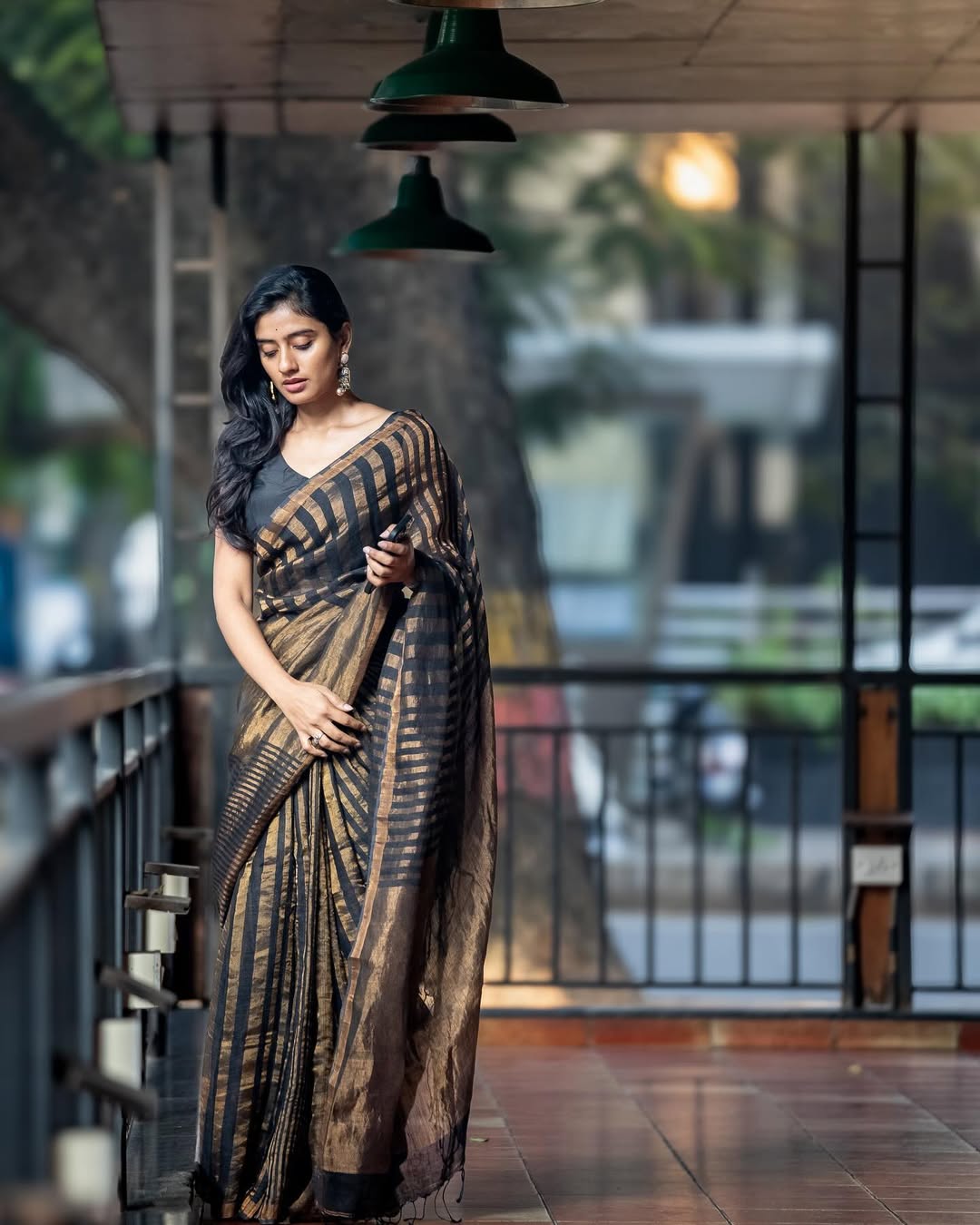 Black and Golden Breathable Pure Linen Tissue Saree with Rich Zari Pallu and Blouse