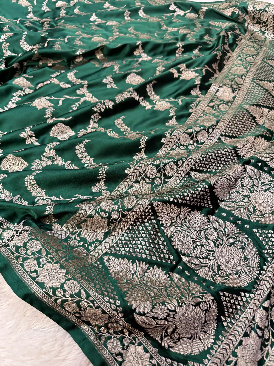 Bottle Green Mashru Katan Silk Floral Jaal Banarasi saree 