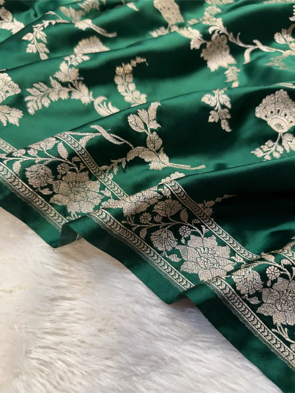 Bottle Green Mashru Katan Silk Floral Jaal Banarasi saree 