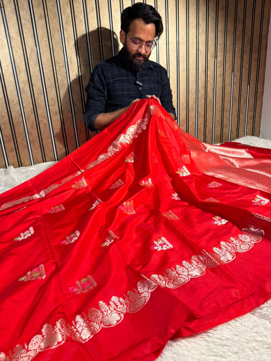 Bridal Red Chinia Silk Traditional Banarasi Saree