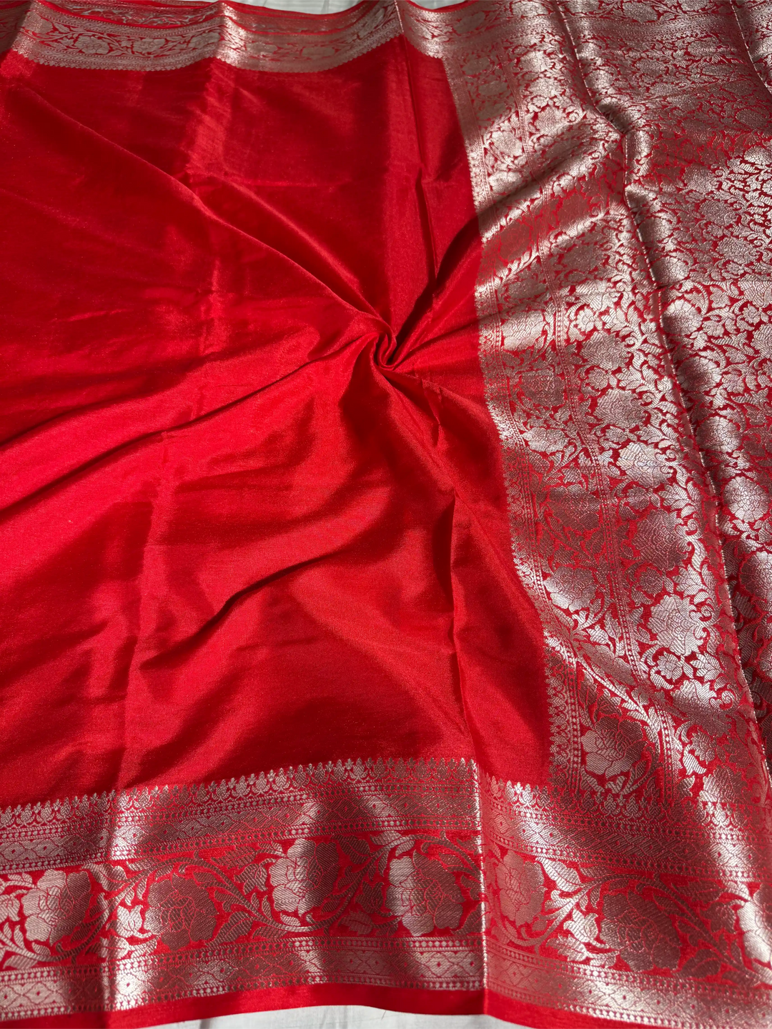 Bridal Red Chiniya Silk Beautiful Banarasi Saree