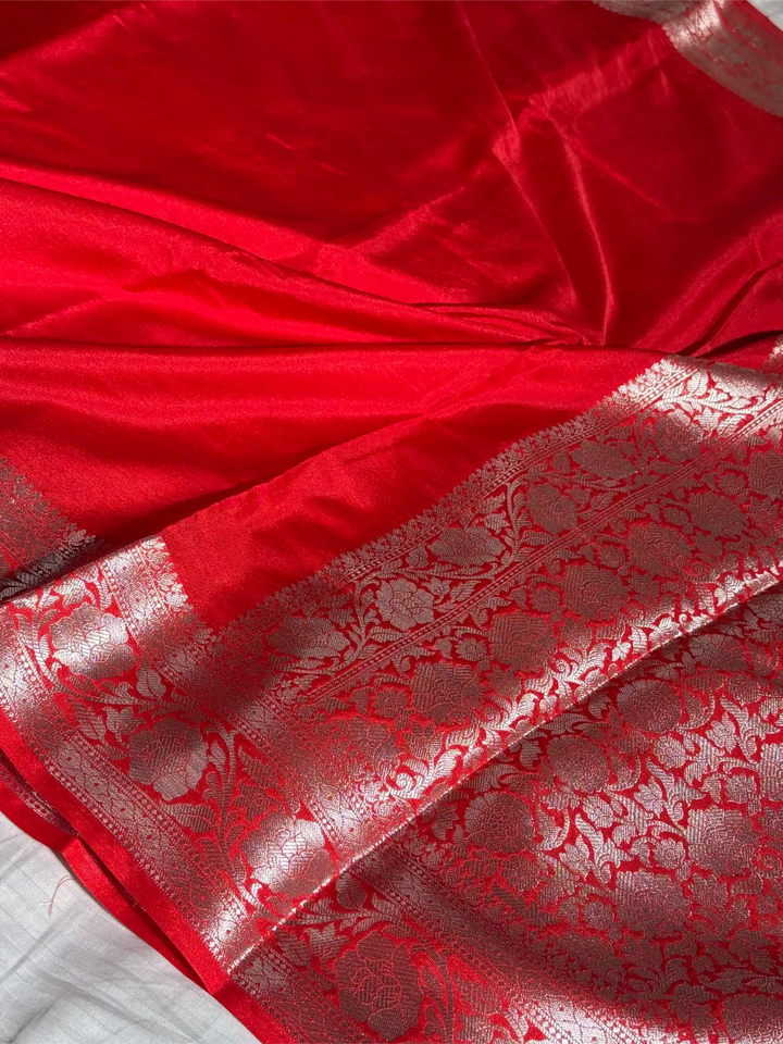 Bridal Red Chiniya Silk Beautiful Banarasi Saree