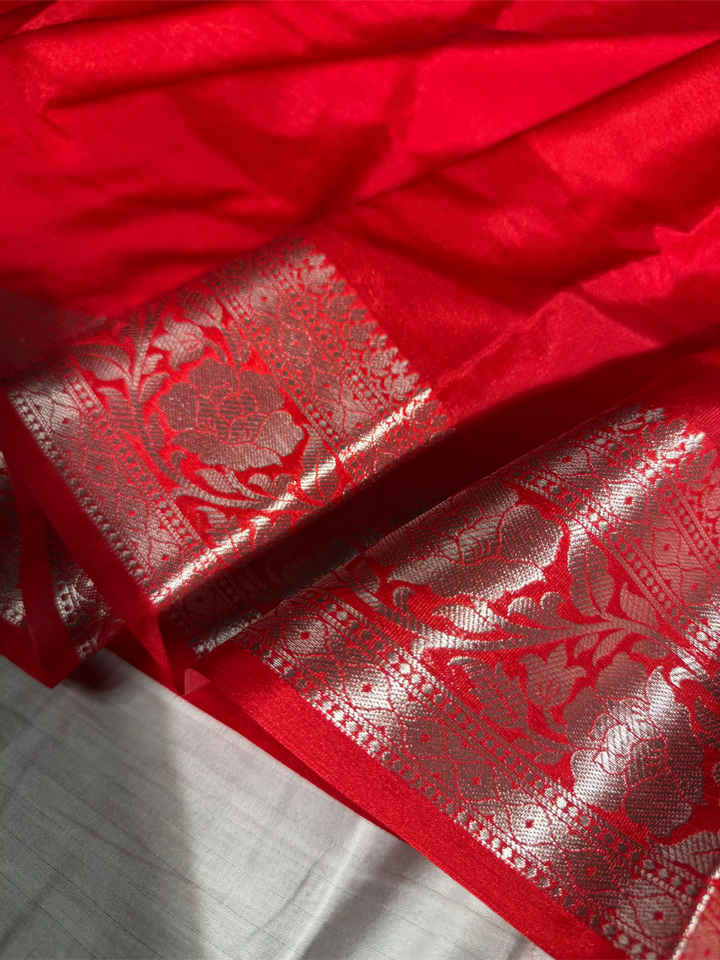 Bridal Red Chiniya Silk Beautiful Banarasi Saree