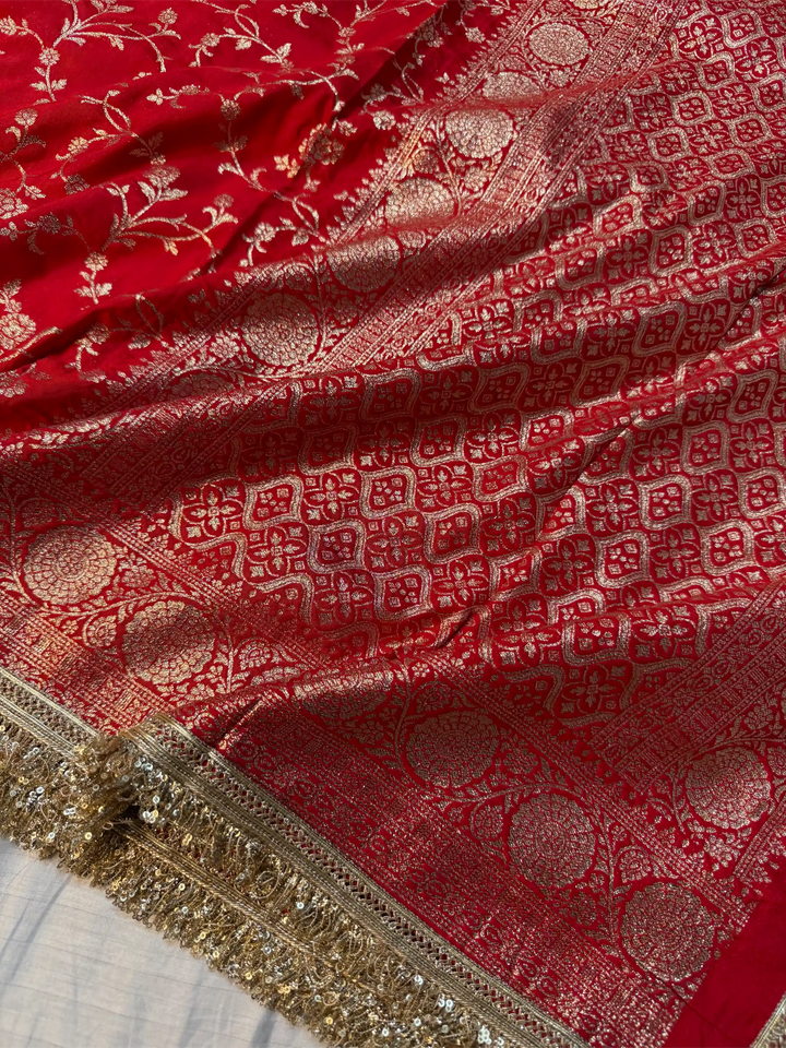 Bridal Red Chiniya Silk Designer Lace Attached Banarasi Saree