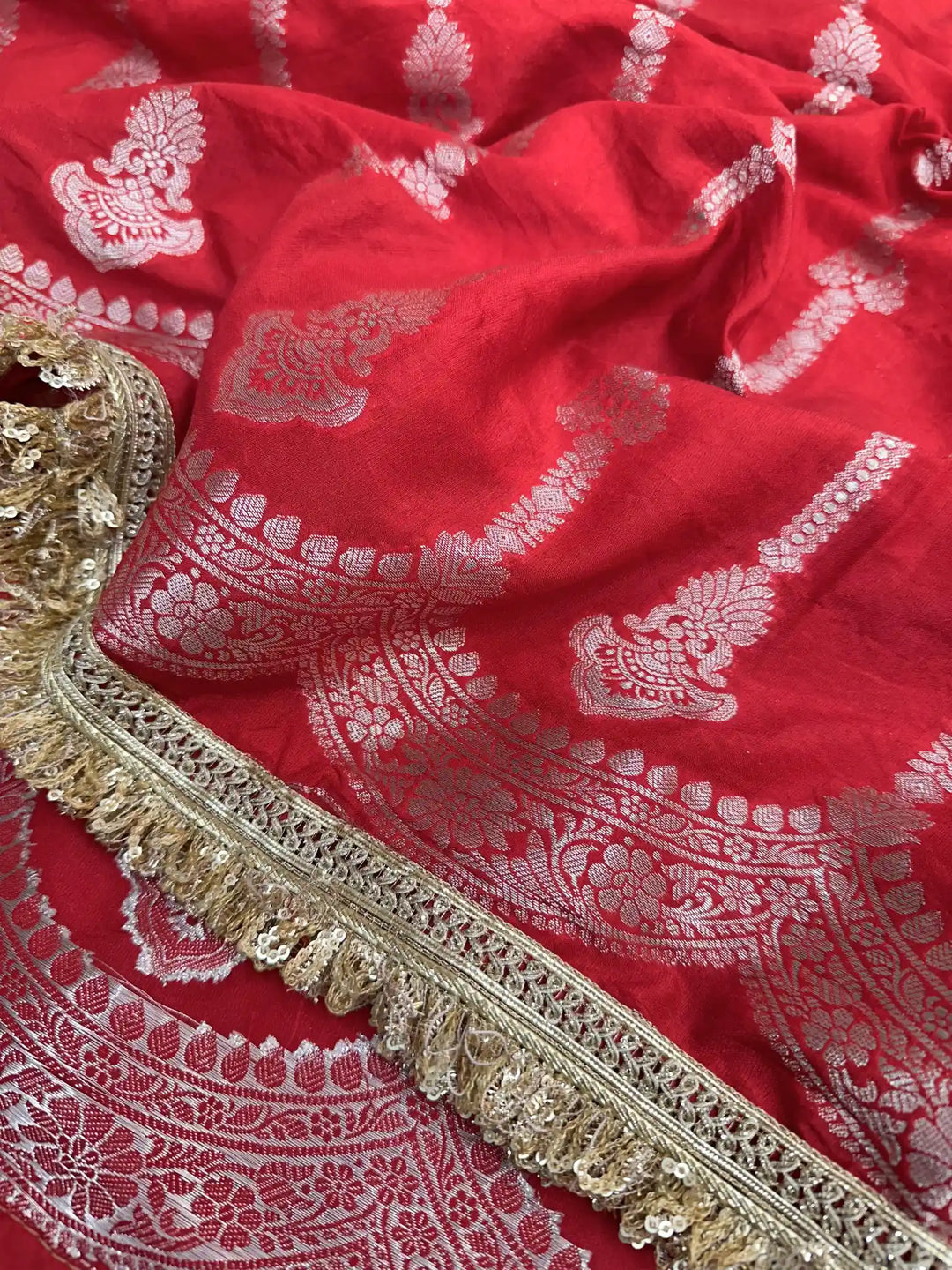 Bridal Red Chiniya Silk Heavy Lace Attached Banarasi Saree