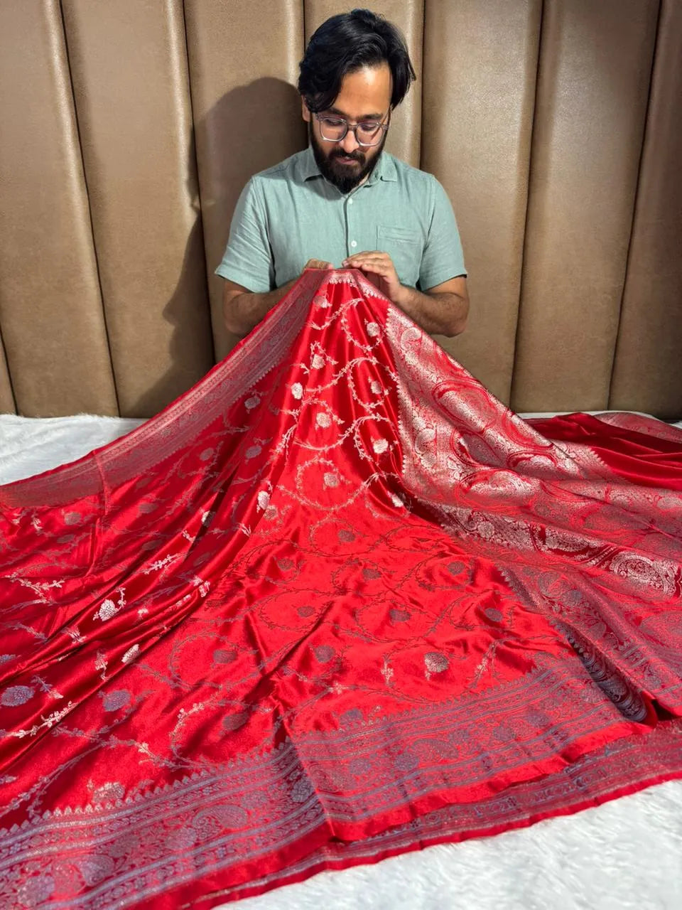 Bridal Red Mashru Katan Silk Inticrate Weave Banarasi Saree