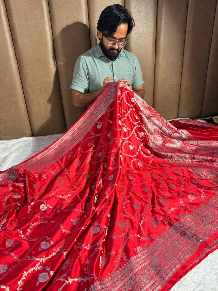 Bridal Red Mashru Katan Silk Inticrate Weave Banarasi Saree