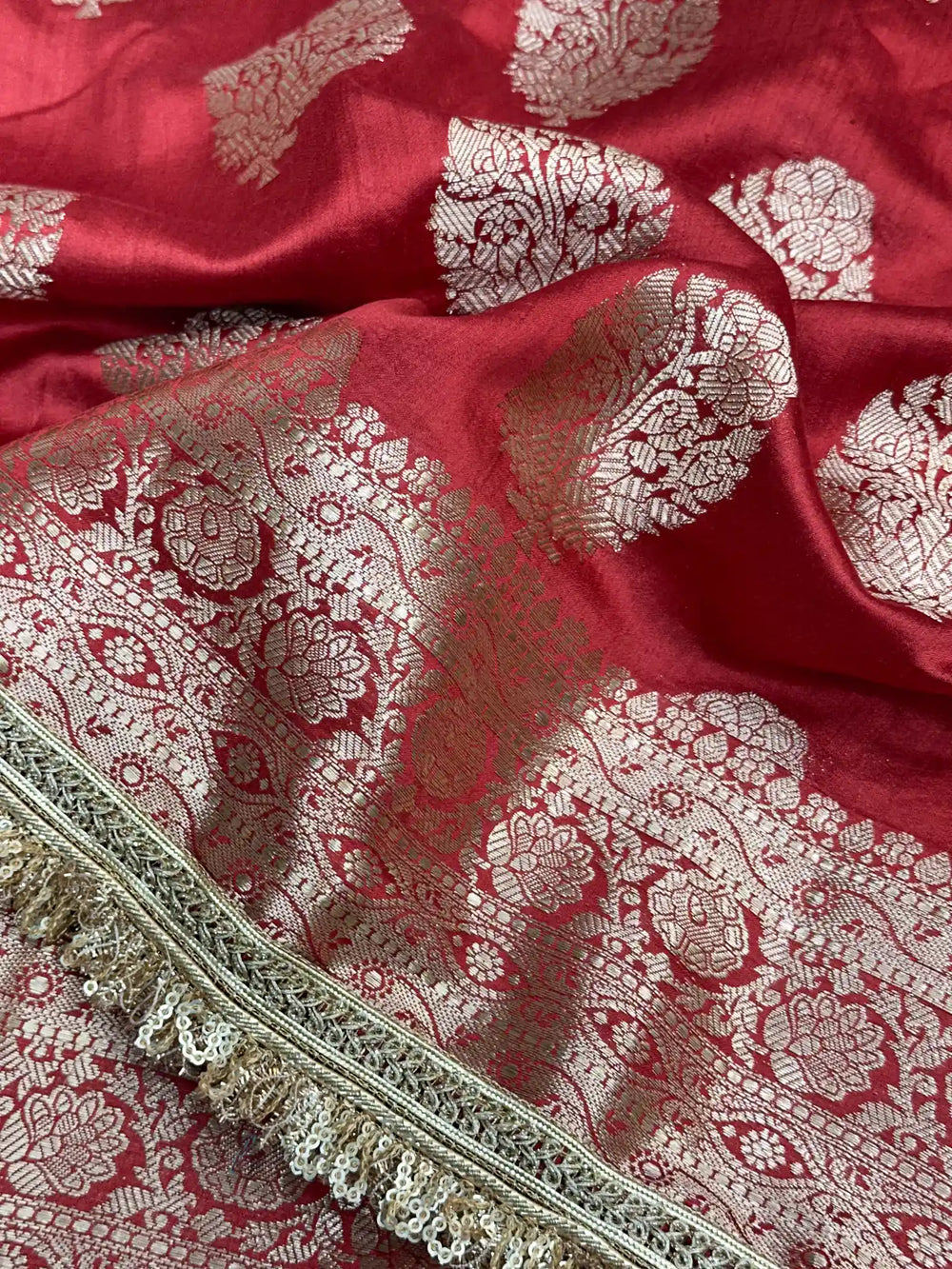  Bridal Red Shade Pure Chiniya Silk Designer Saree