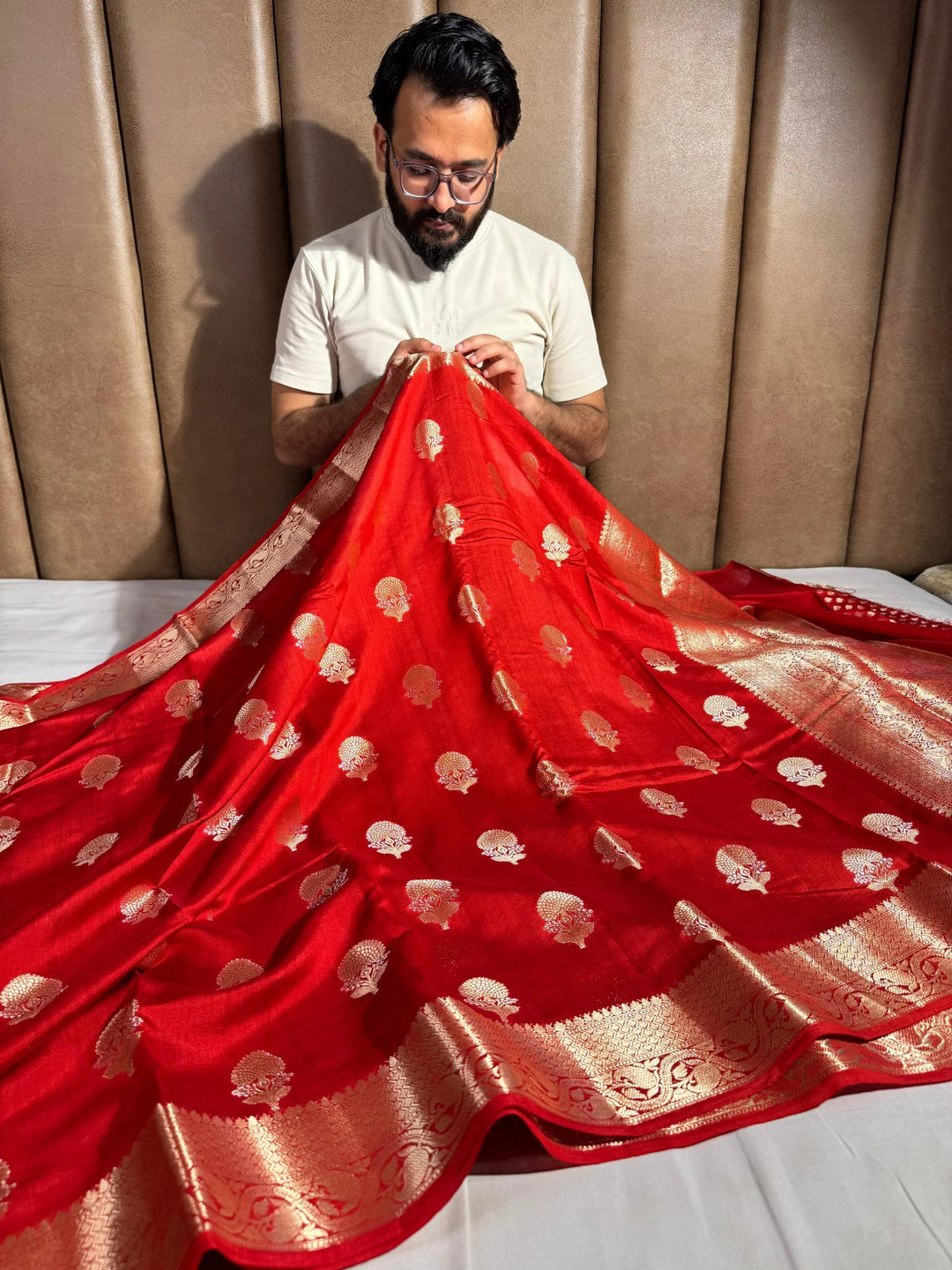 Bridal Red Pure Chiniya Silk Traditinal Buta Banarasi Saree