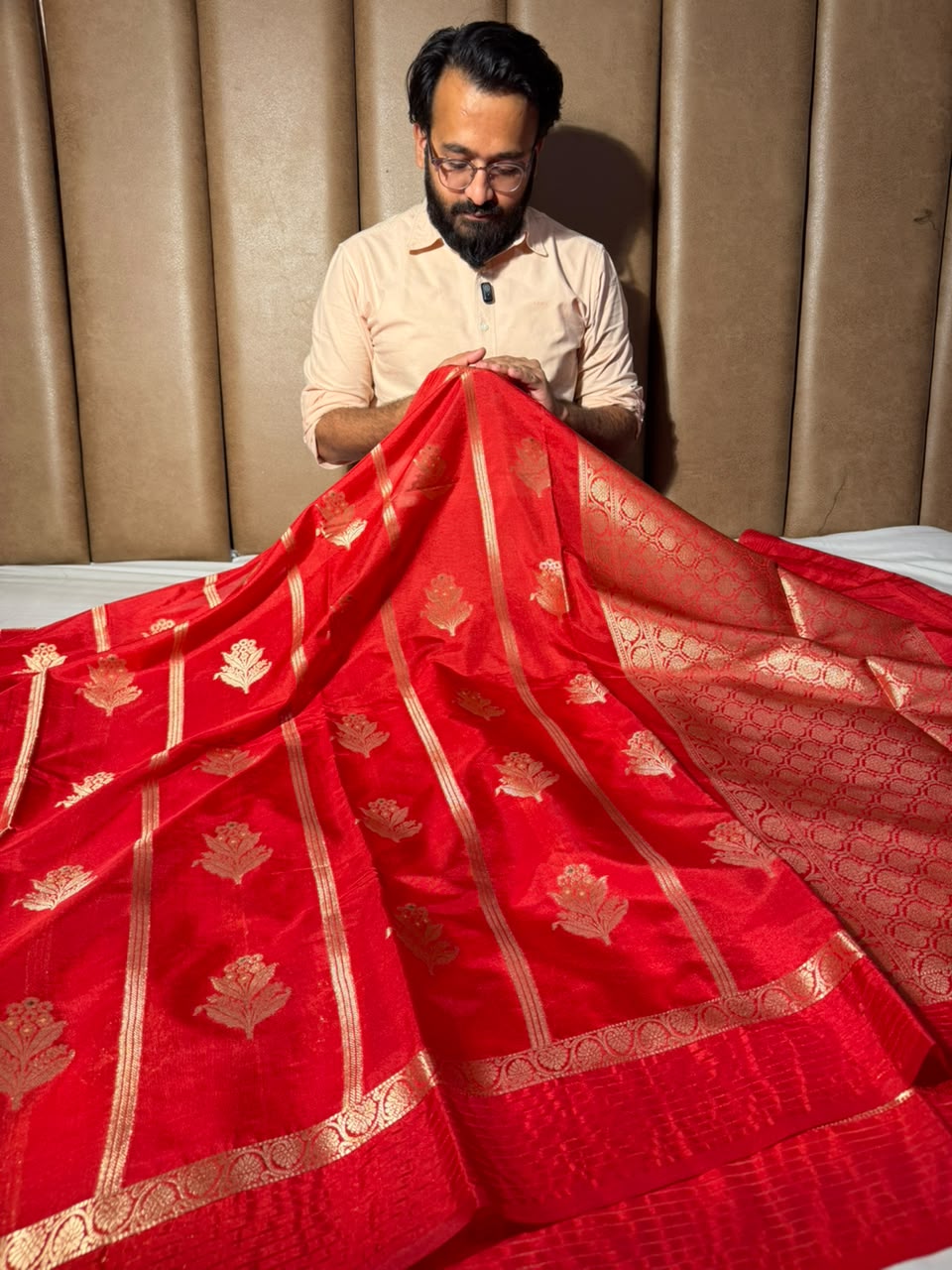 Bright Red Chinia Silk Traditional Banarasi Saree