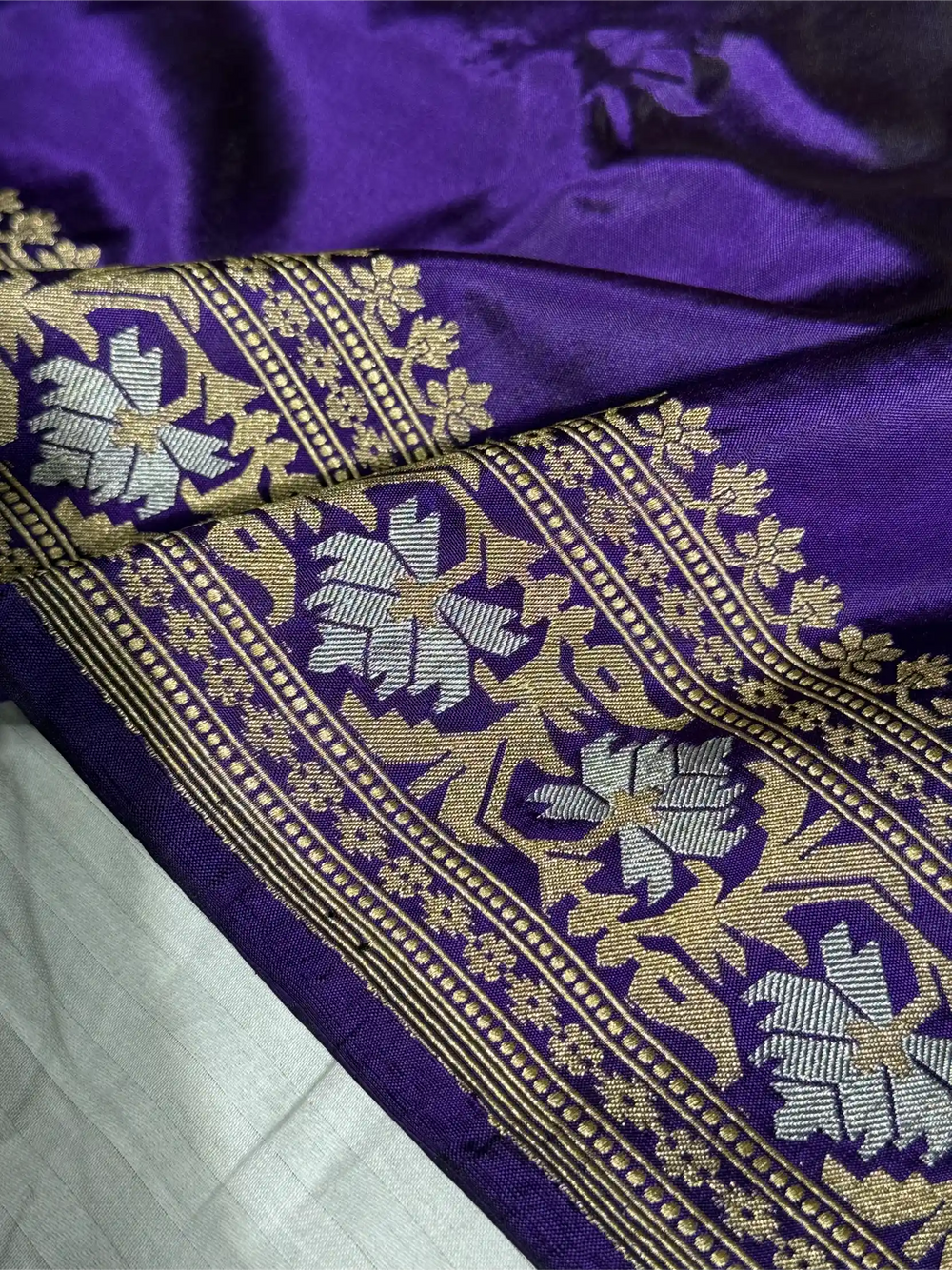 Bright Purple Pure Katan Silk Iktara Handwoven Banarasi Saree