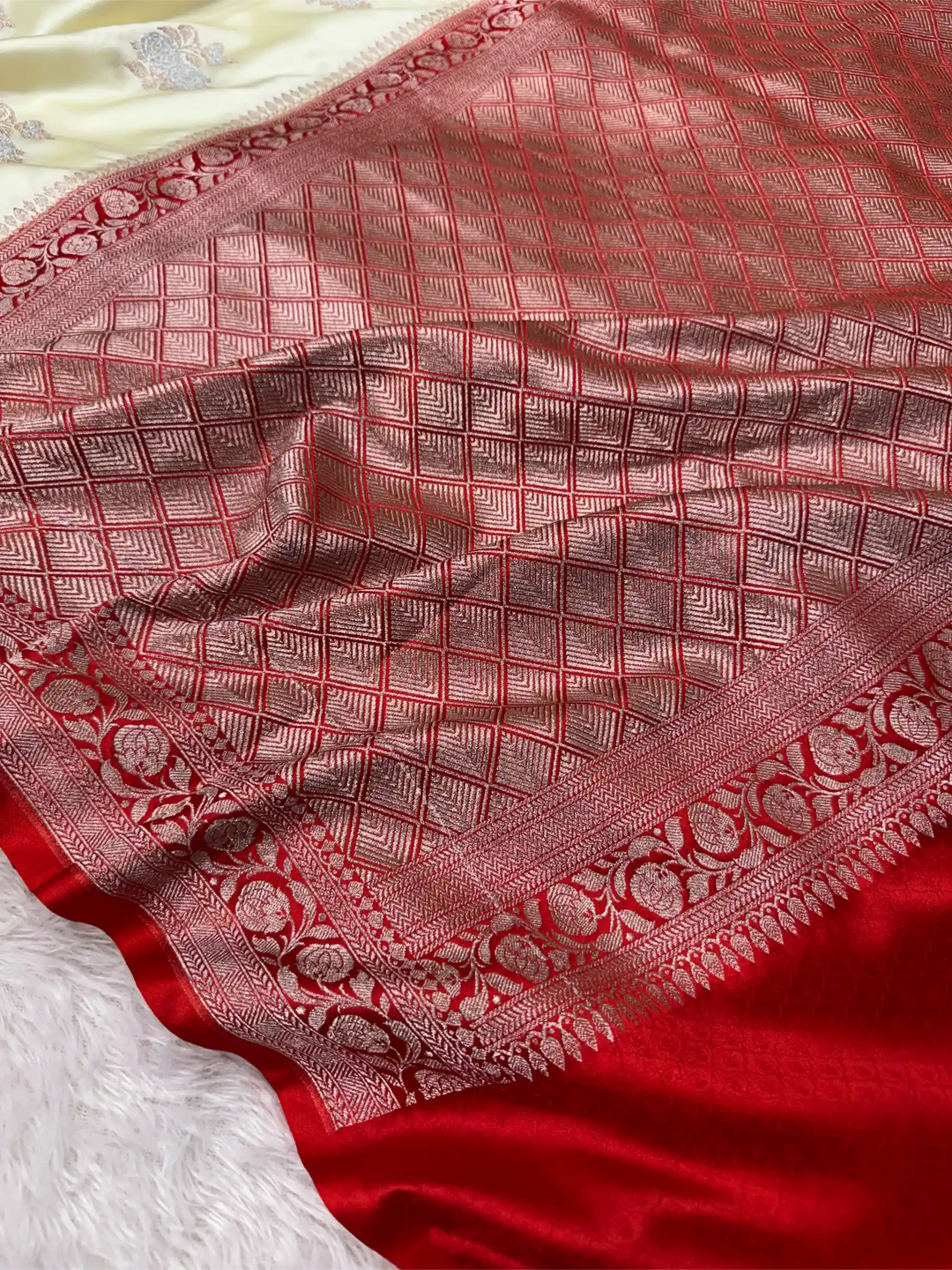 Cream Shade Mashru Katan Silk Silver Meena Buta Banarasi Saree
