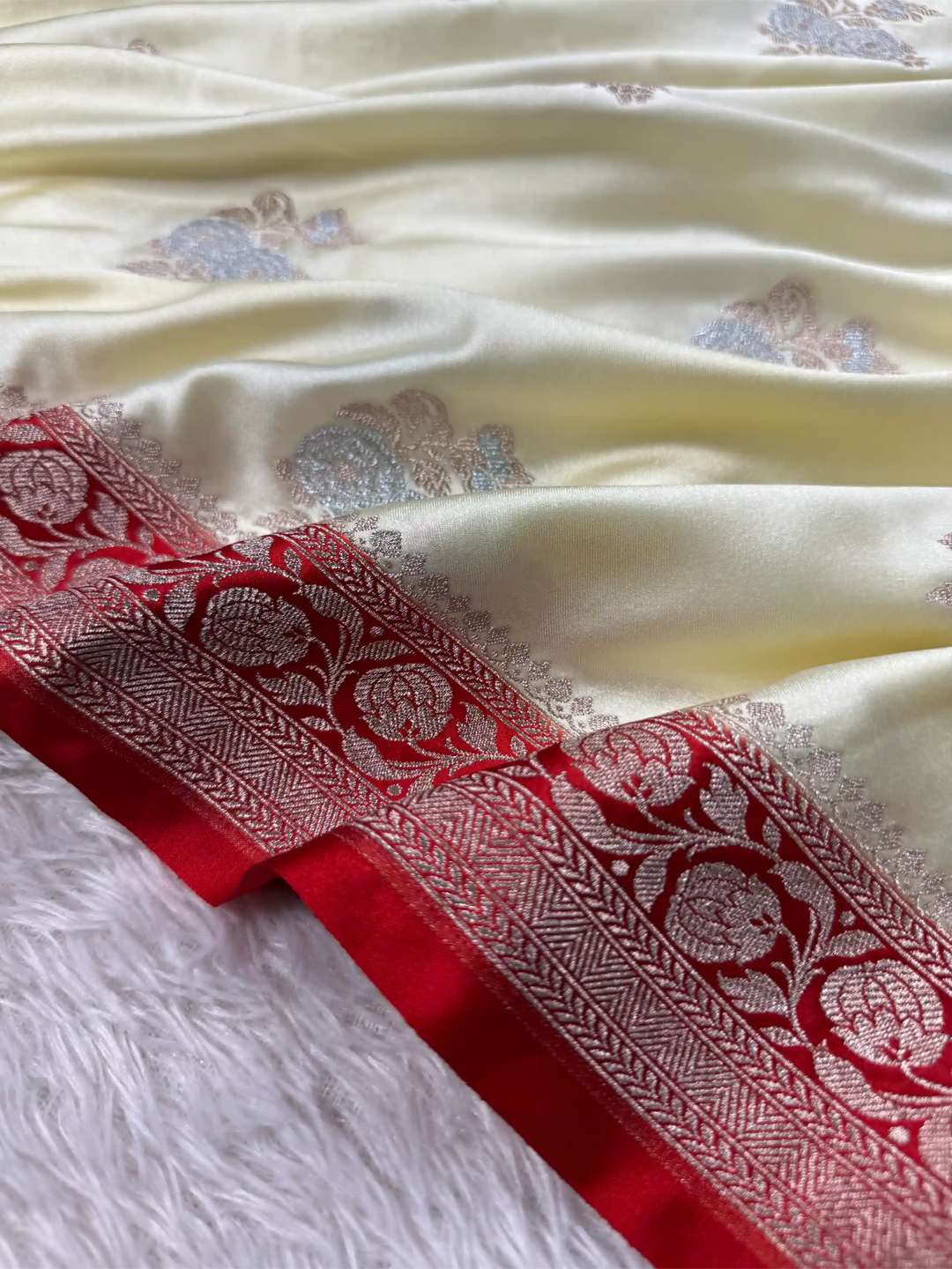 Cream Shade Mashru Katan Silk Silver Meena Buta Banarasi Saree