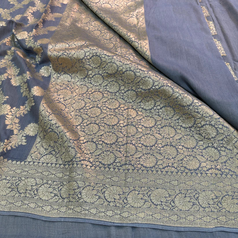 Light Grey Shade Munga Silk Saree