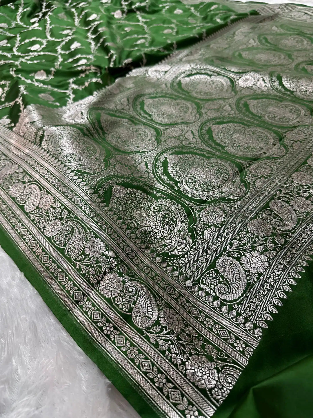 Dark Green Mashru Katan Silk Intricate Floral Weave Banarasi Saree